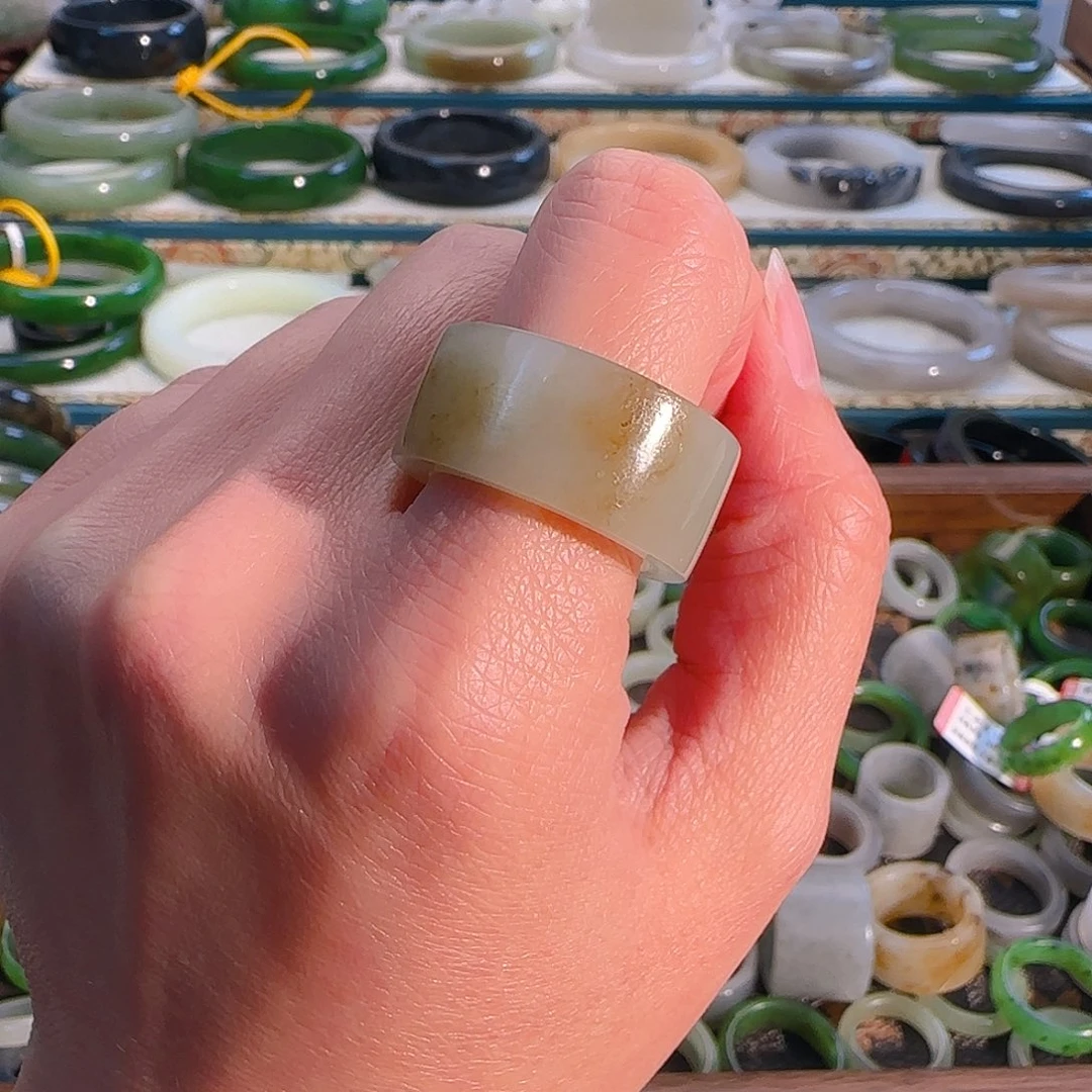 未镶嵌戒圈和田玉飘糖戒圈