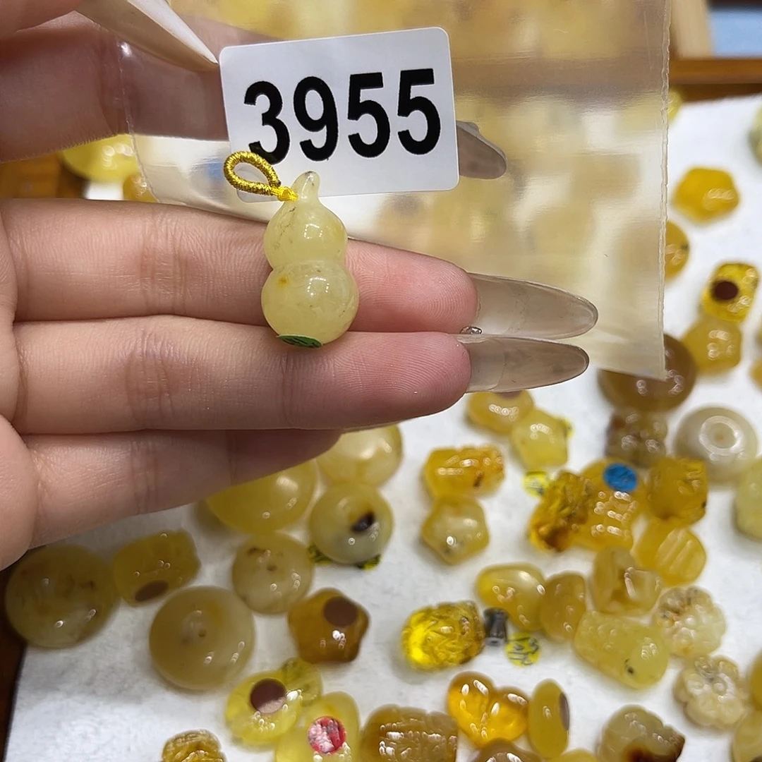 琥珀未镶嵌珠宝奇石