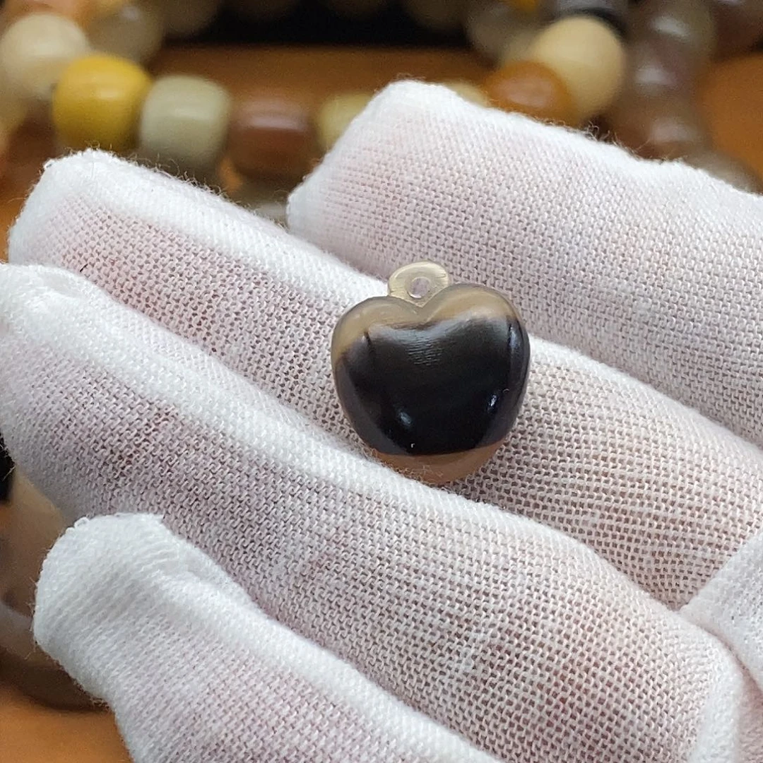 布艺非金属一等料白水牛角爱心吊坠