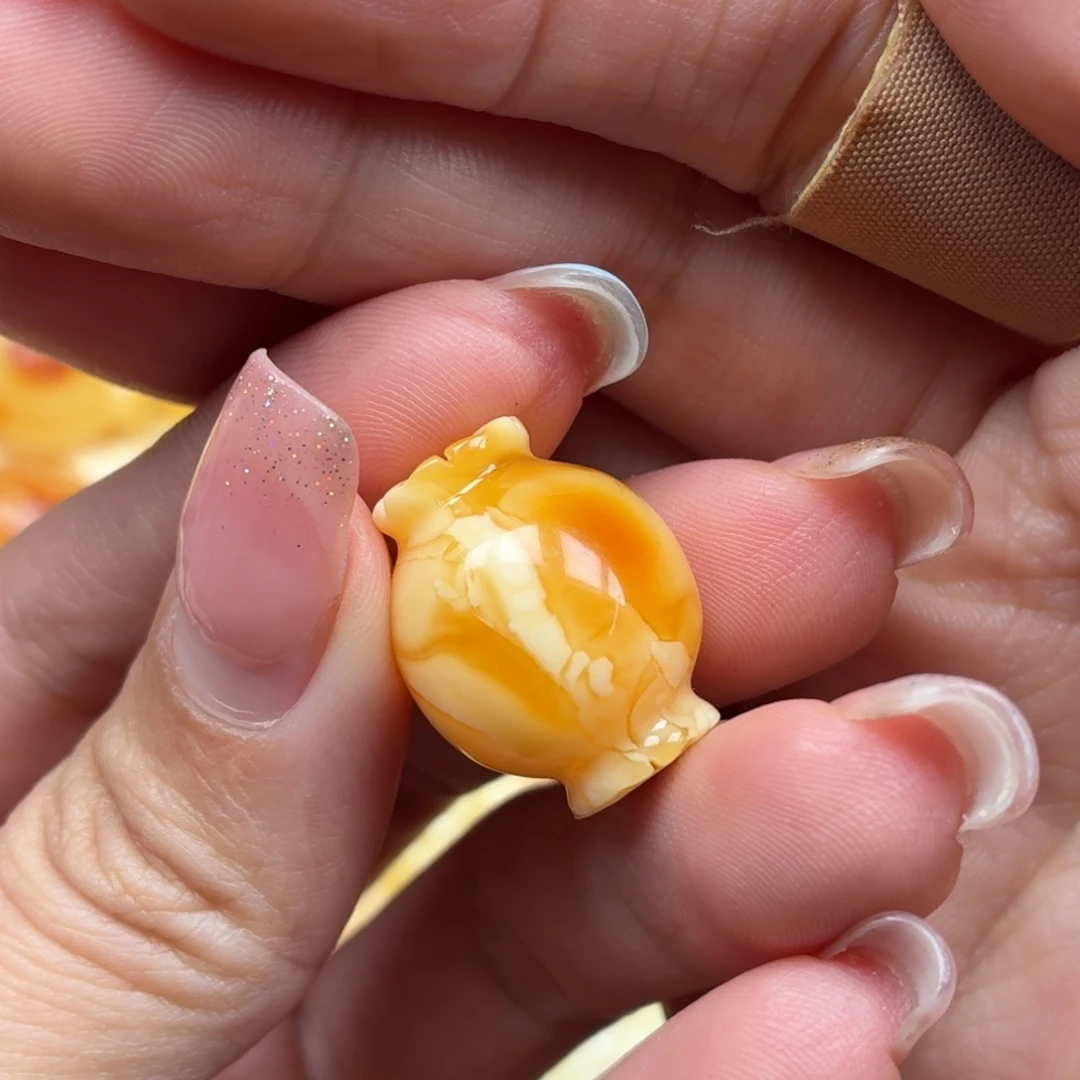 琥珀未镶嵌裸石蜜蜡