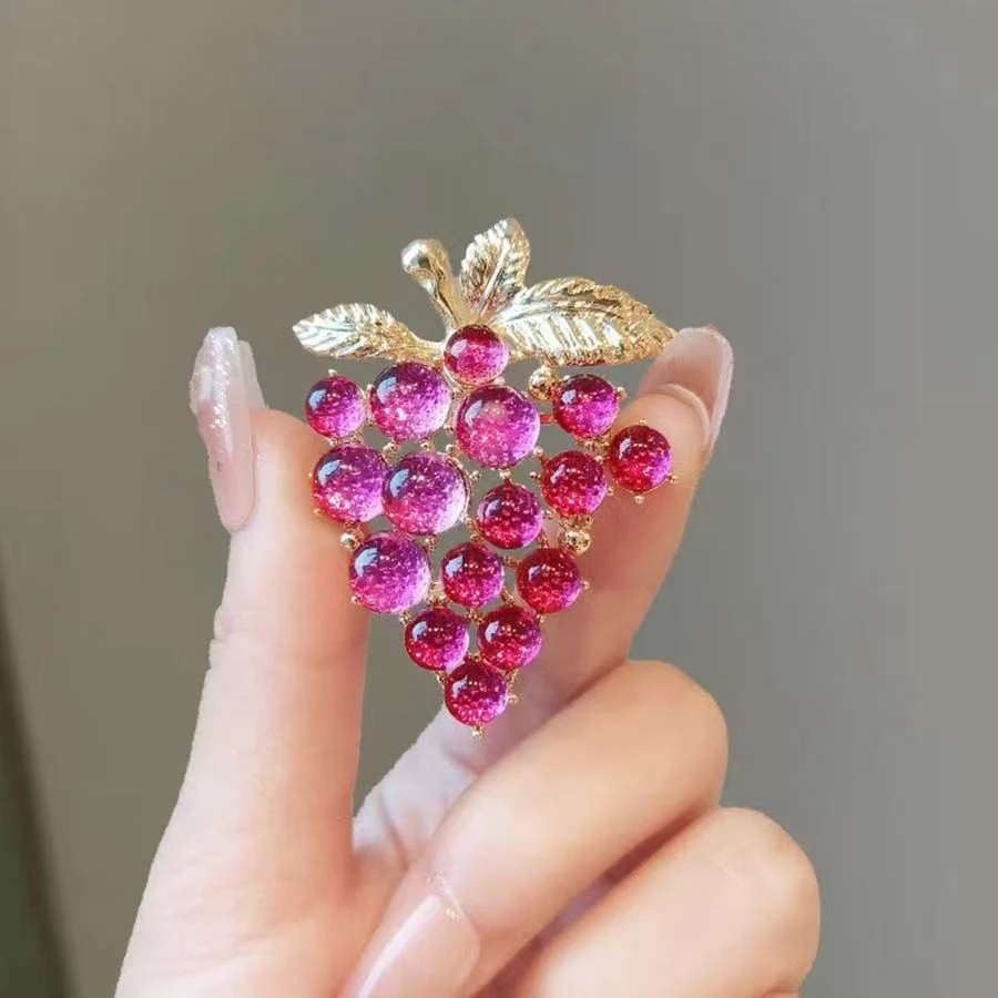 合金胸针 精致葡萄胸针百搭气质胸花西装防走光固定别针扣女压襟