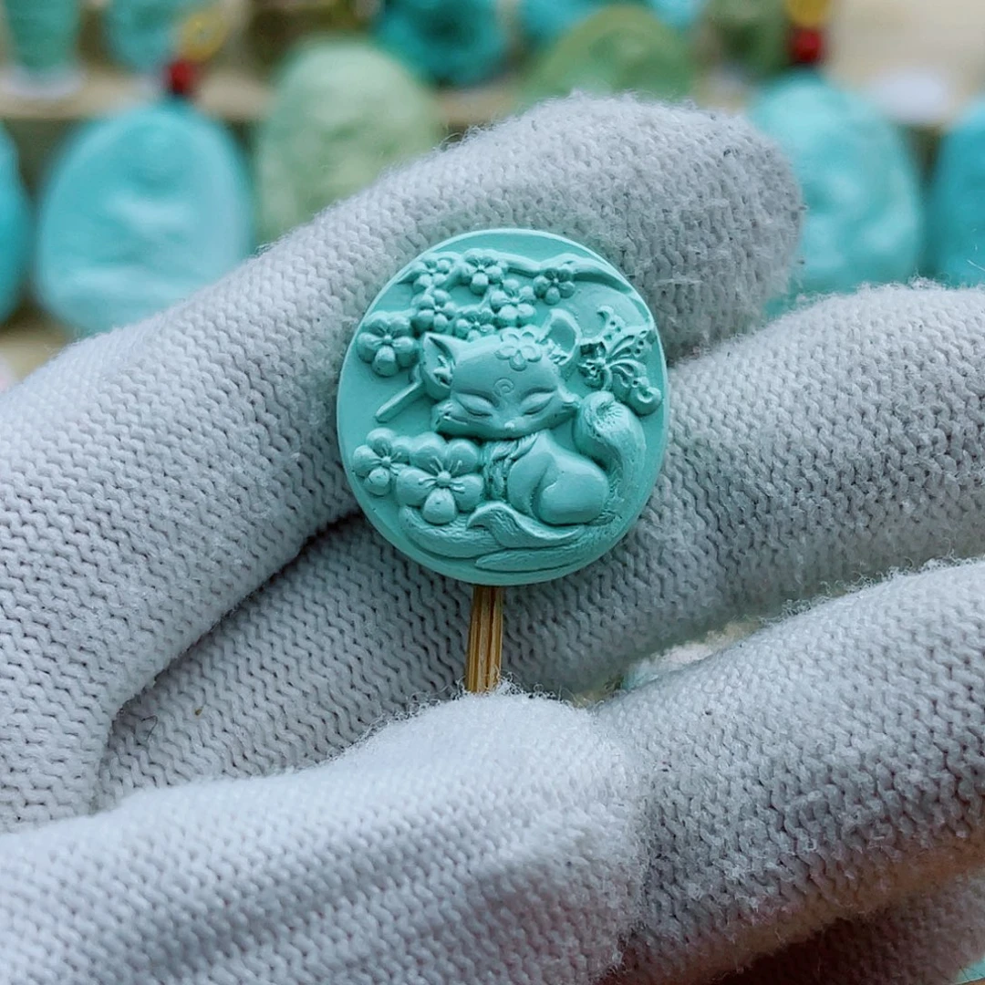 绿松石未镶嵌珠宝奇石