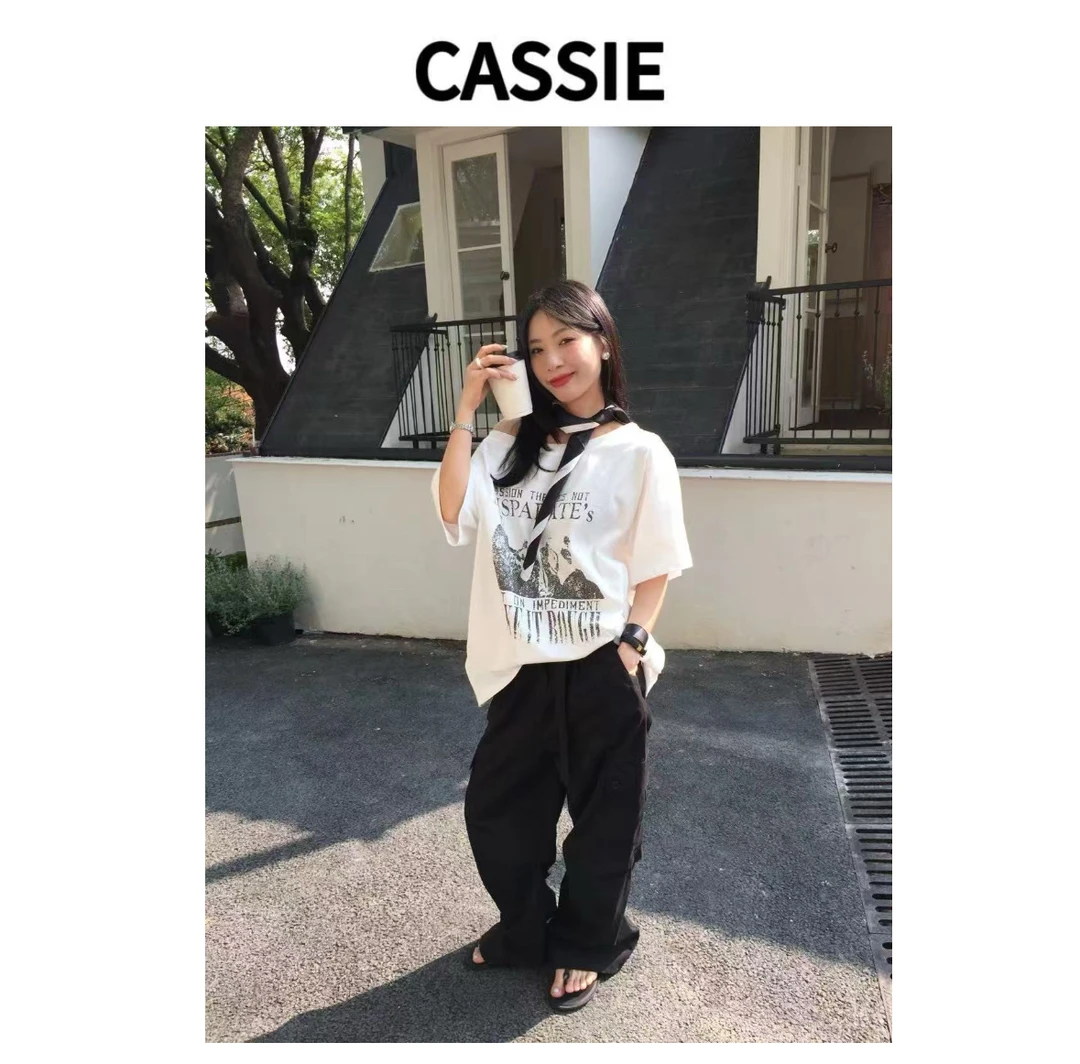 CASSIE休闲风露背短袖印花斜领常规T恤宽松型常规款速干