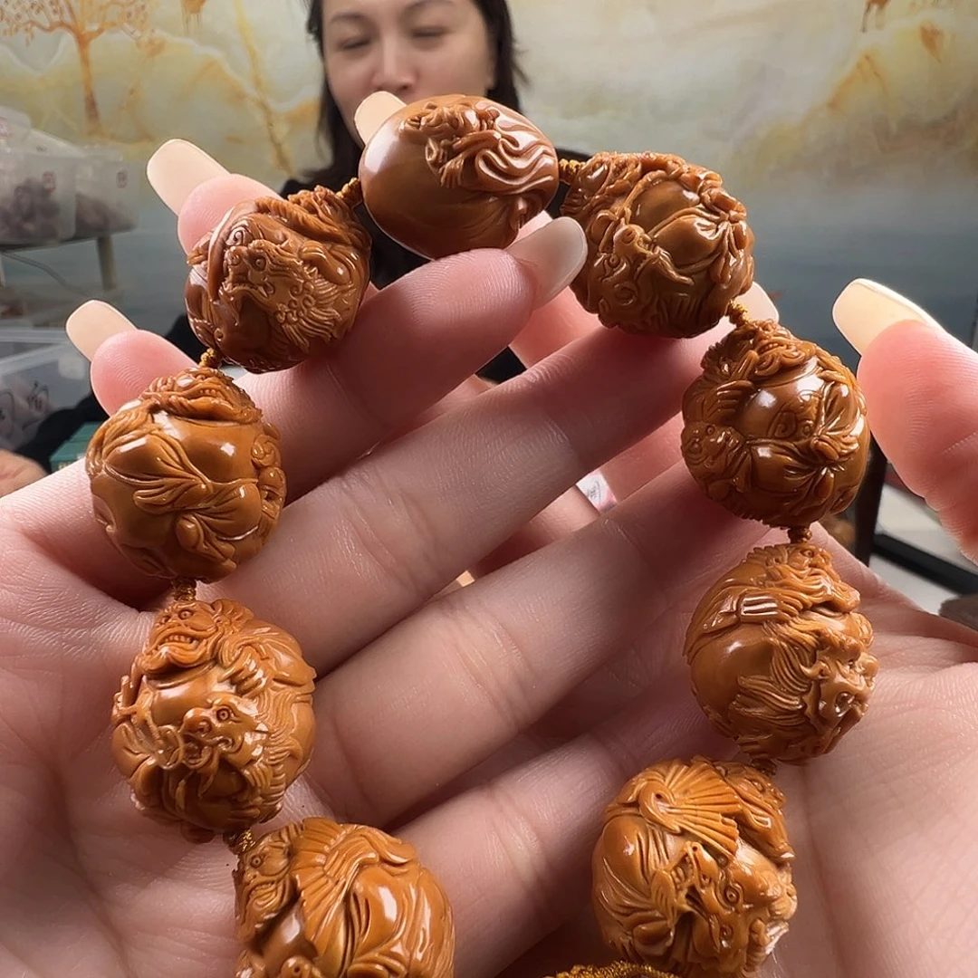 吊坠橄榄核骑兽钟馗