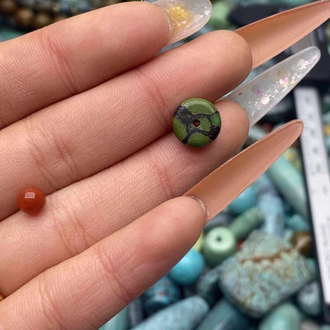 南红玛瑙未镶嵌珠宝奇石