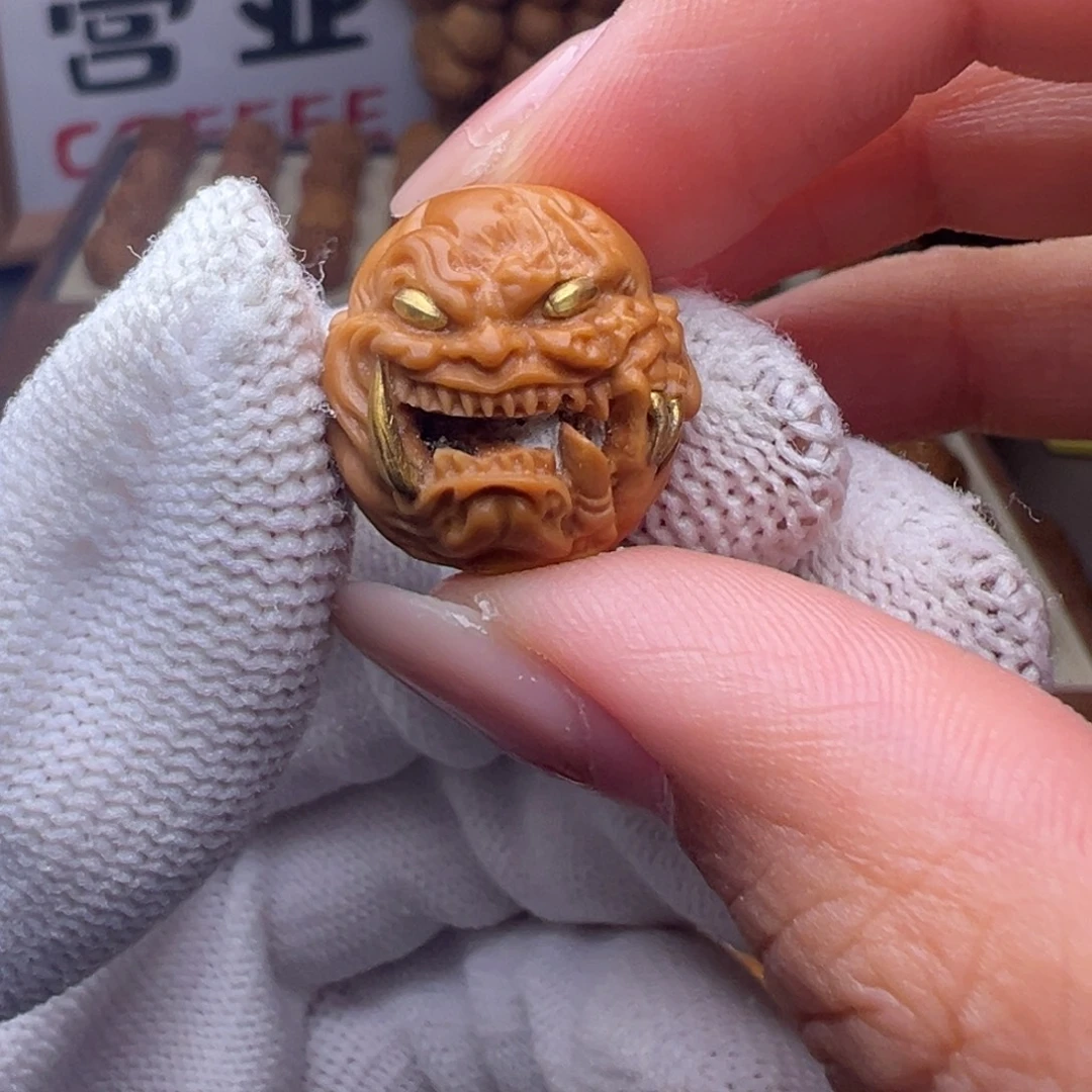 猴头核桃把件镶嵌款獠牙恶僧全品有正常封口线