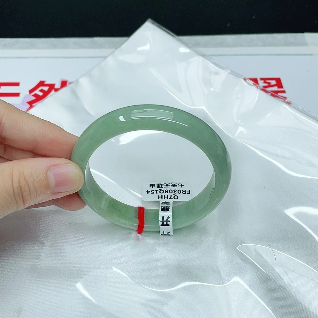 翡翠手镯未镶嵌正55,5