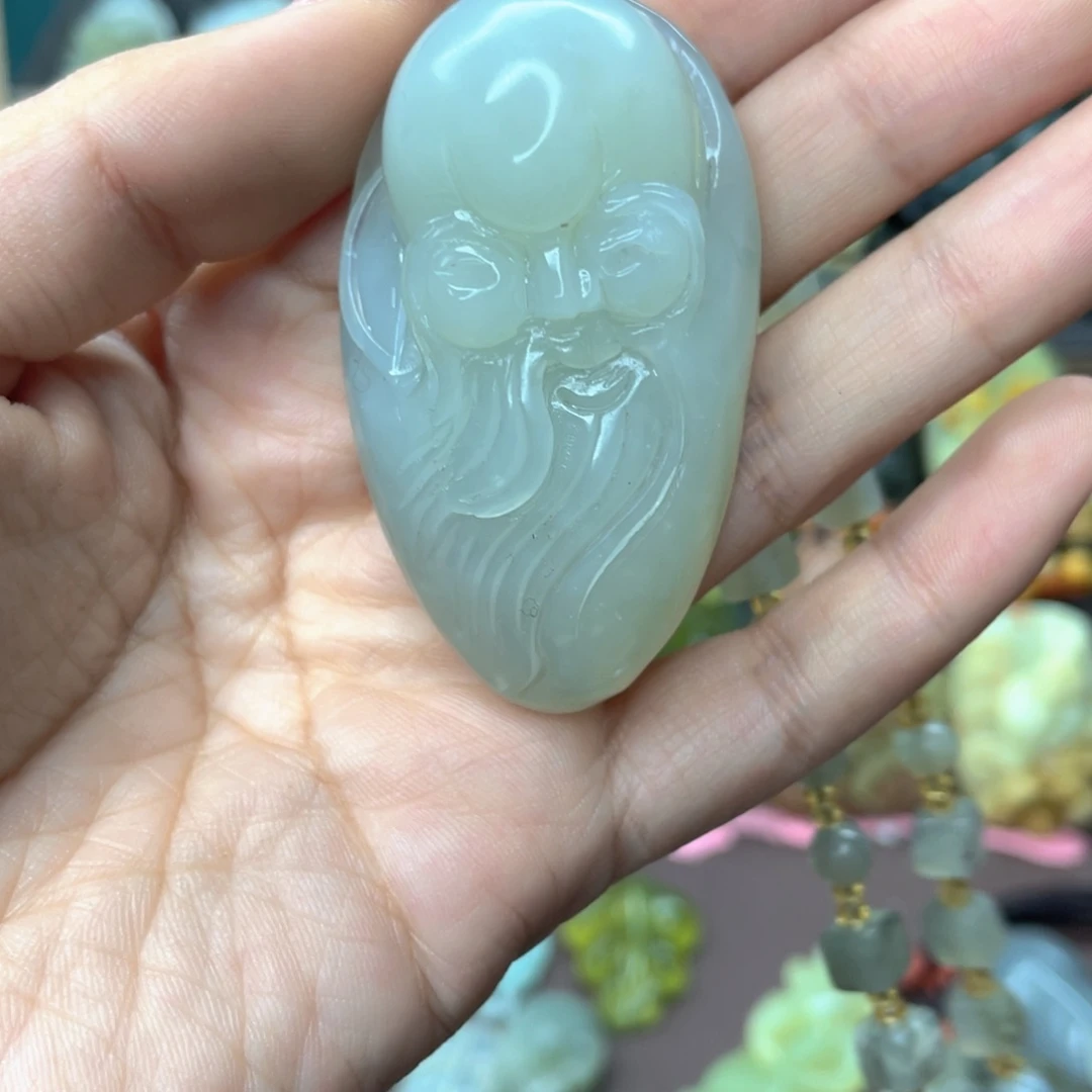 蛇纹石玉颈饰未镶嵌