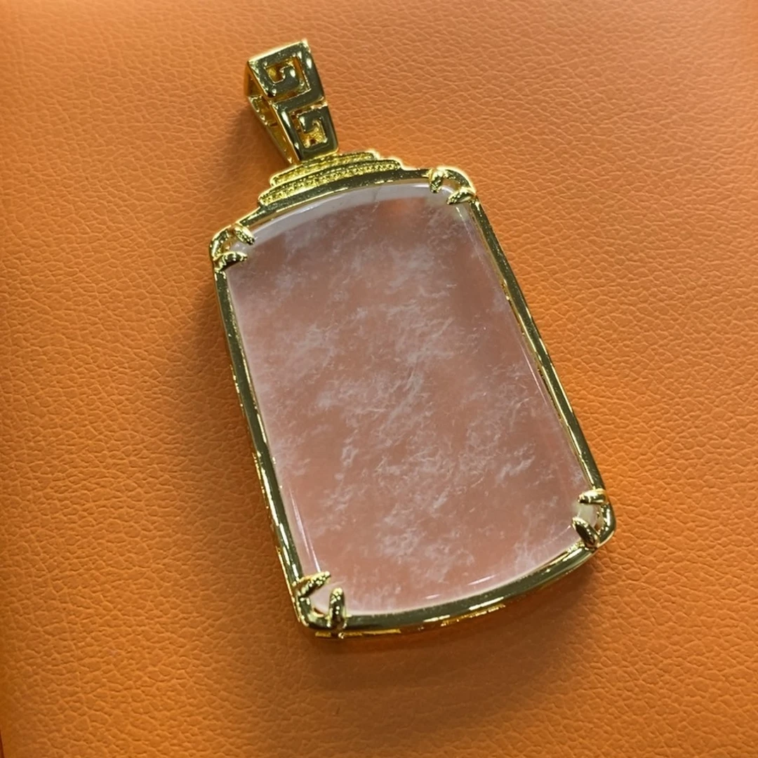 石英质玉吊坠(不含链)合金