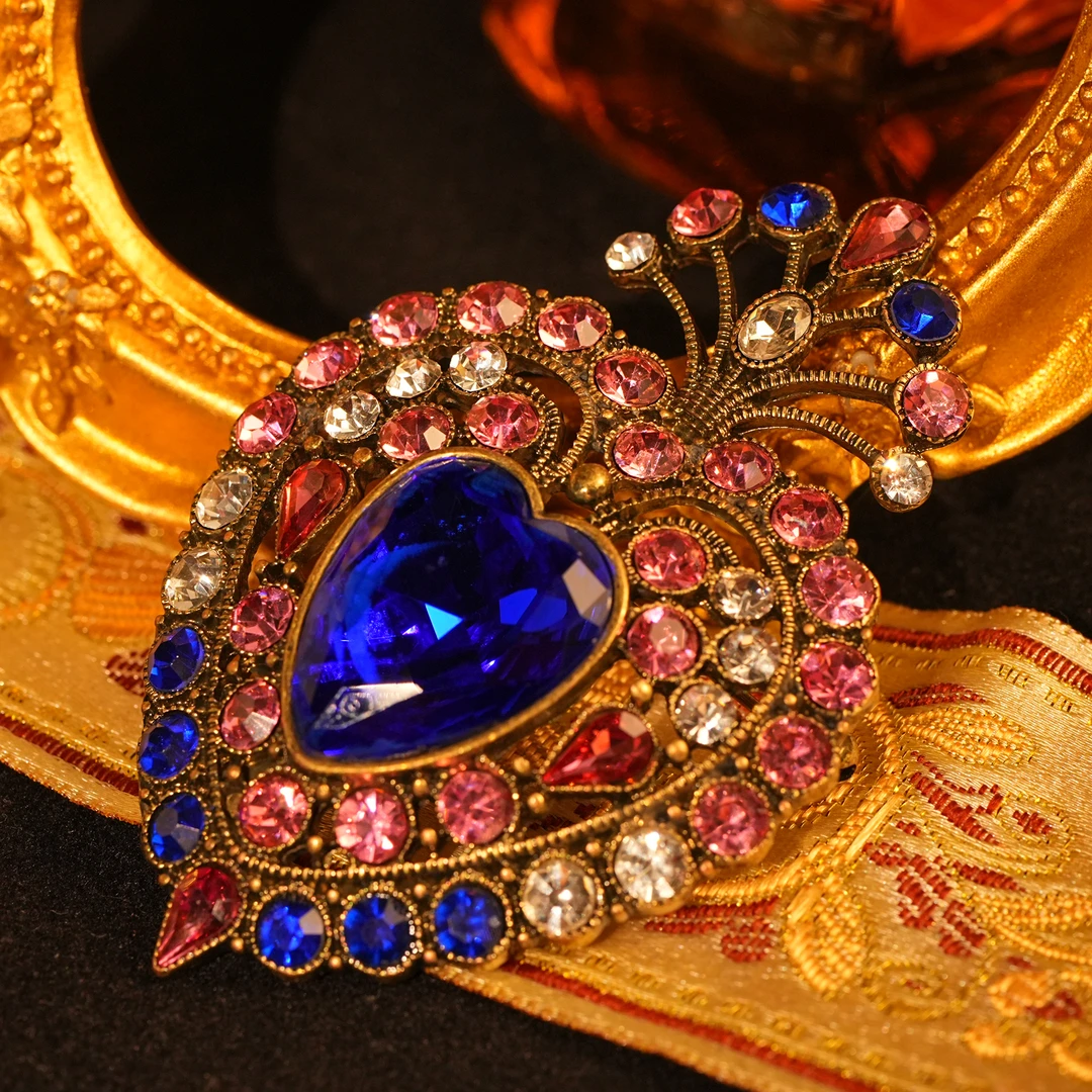 铜合金胸针 【3324】胸针 圣心满钻奢华皇冠重工复古