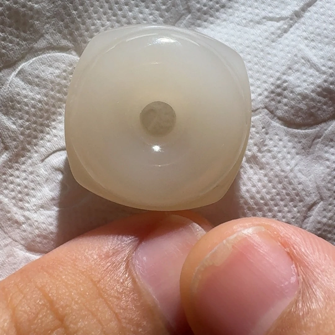 和田玉未镶嵌吊坠(赠链)