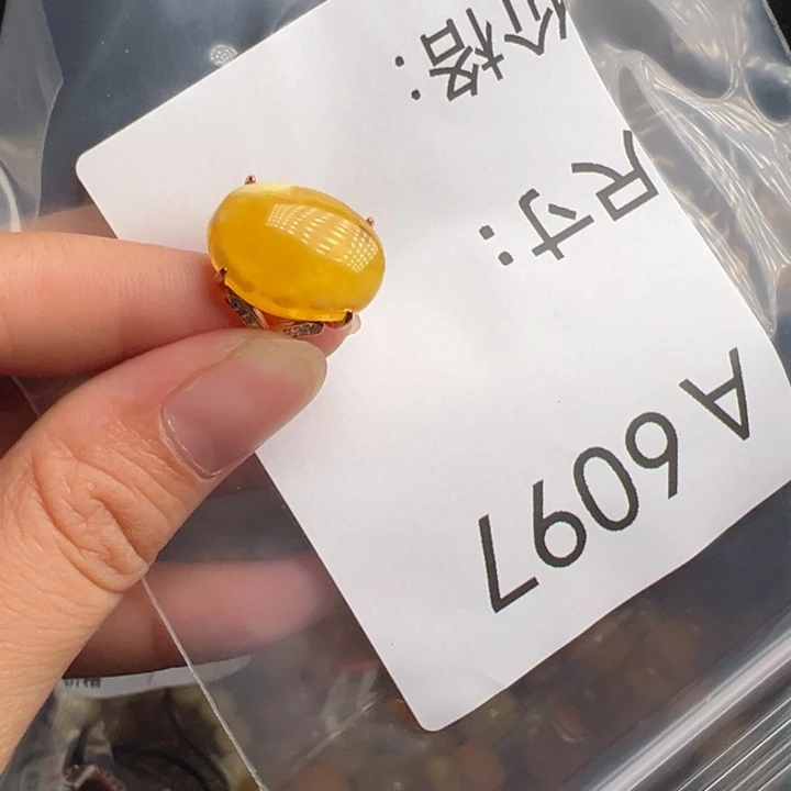 银S925镶嵌蜜蜡珠宝奇石