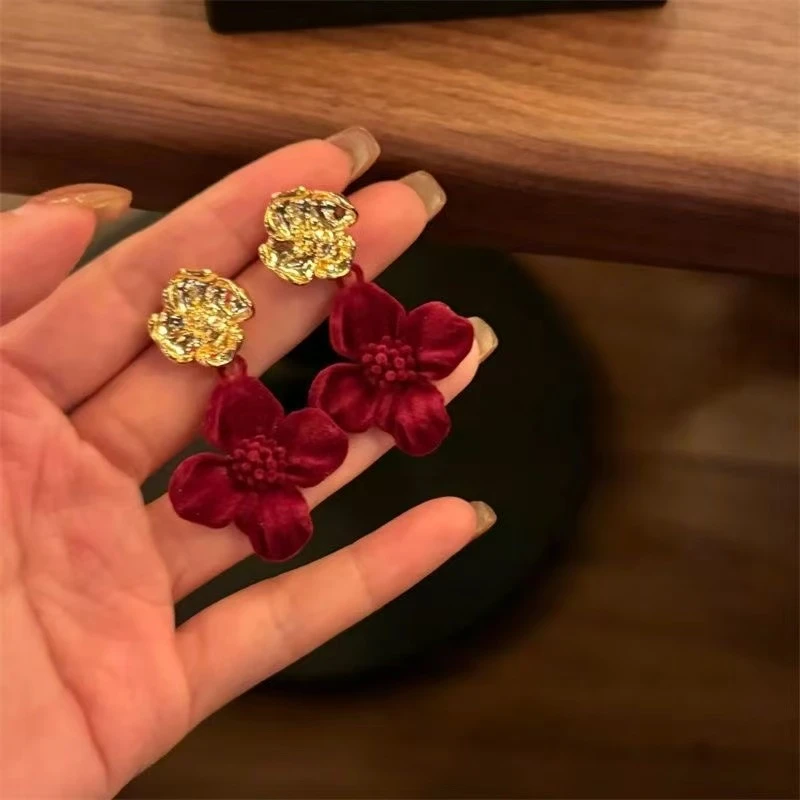 铜合金耳饰 安可拉红色丝绒花朵耳环高级感轻奢小众耳饰1759