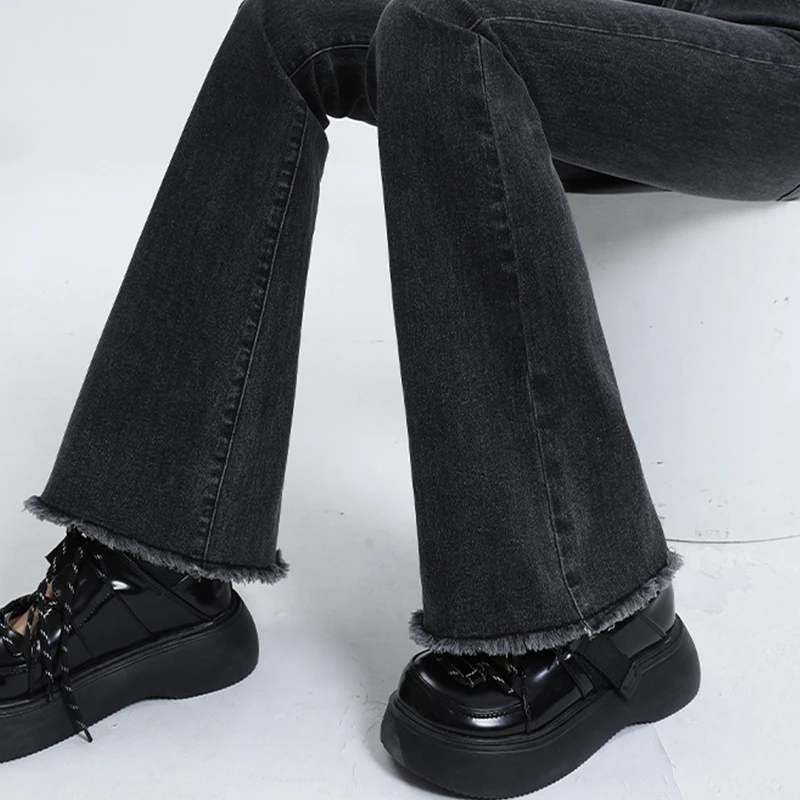 黑灰色微喇牛仔裤女秋季爆款2025年新款高腰显瘦毛边喇叭裤子女孩