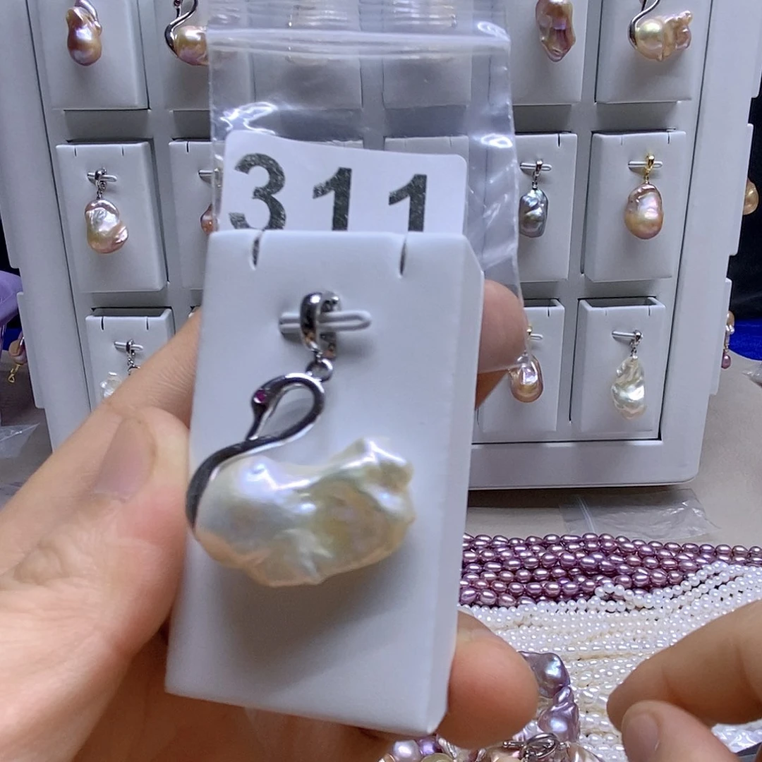 颈饰未镶嵌淡水珍珠