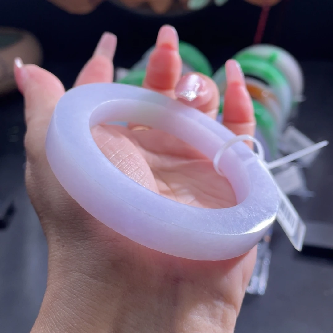 未镶嵌翡翠手镯定制翡翠