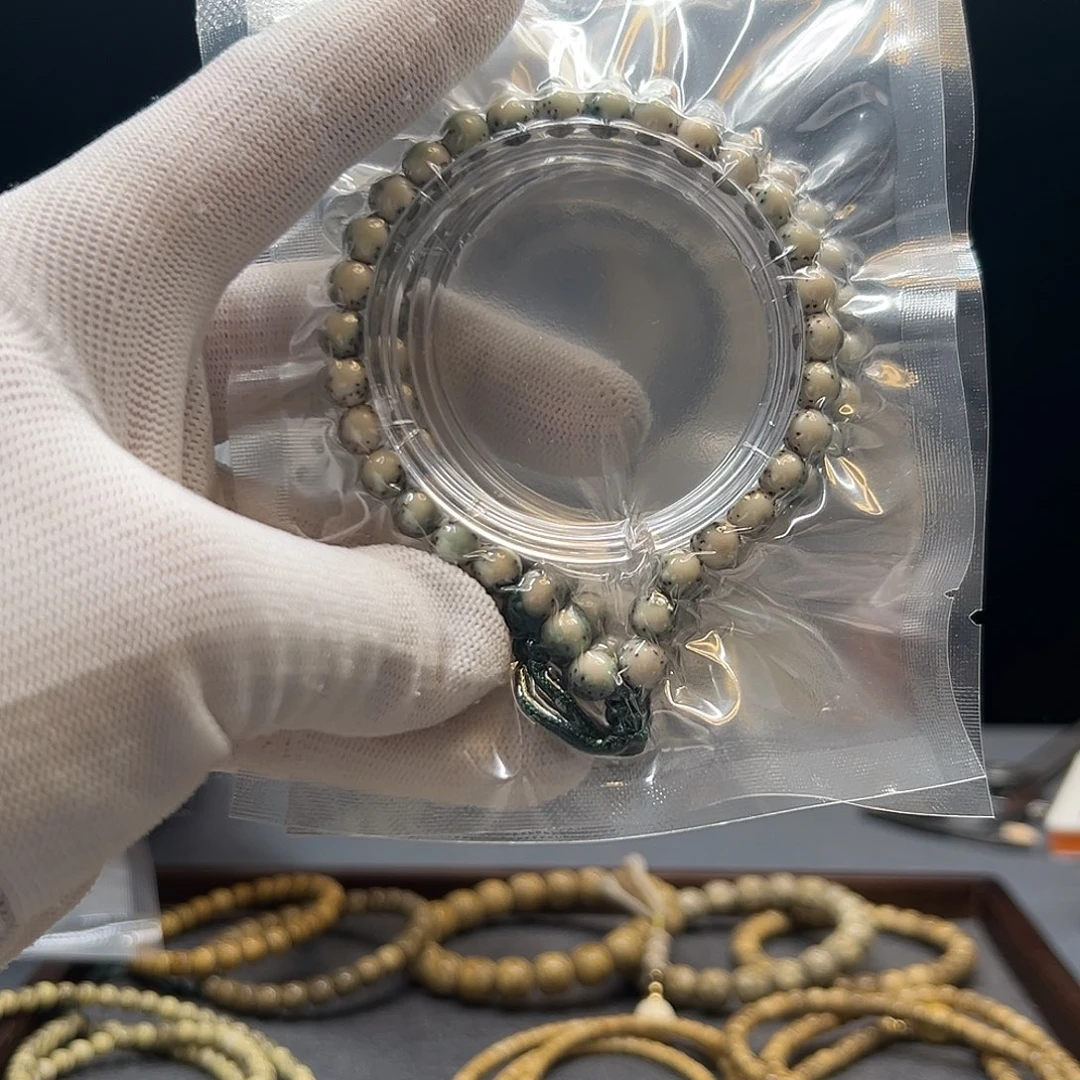 M***.吊坠星月菩提石玉料绿背河豚7左右圆珠手持