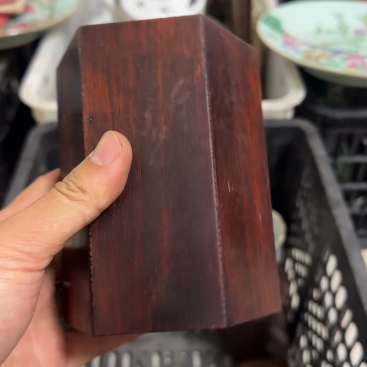 小****工艺品工艺品笔筒