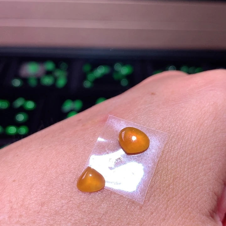 裸石翡翠冰种黄翡心形