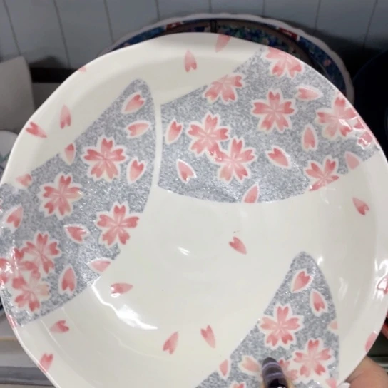 闺***族金葡萄瓷器欢迎您