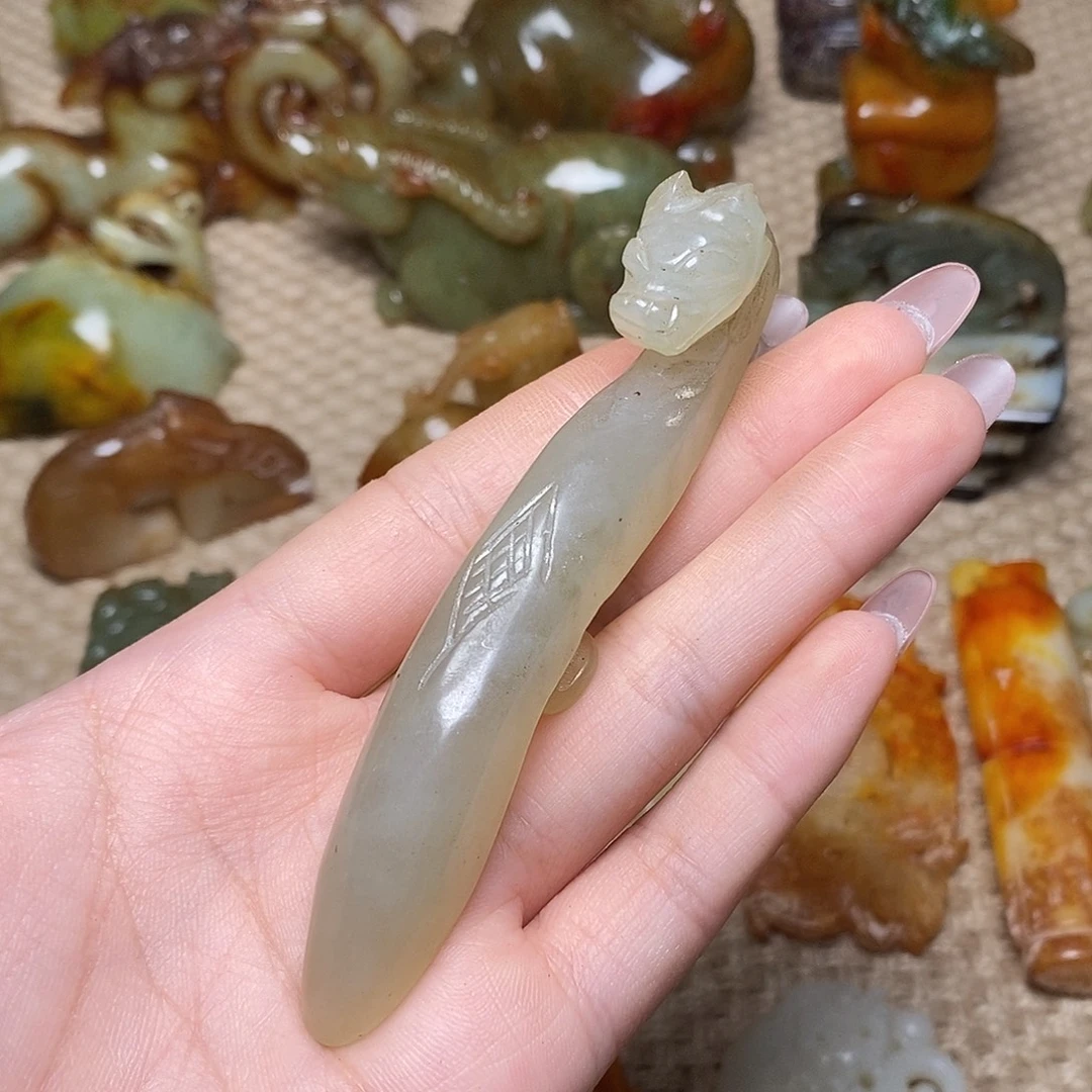 未镶嵌蛇纹石玉颈饰