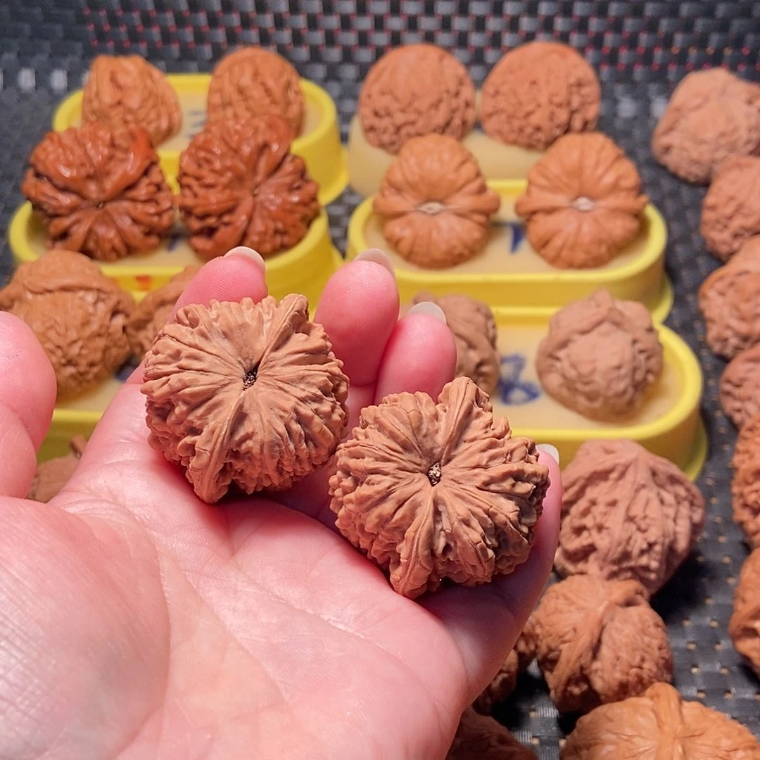 土***玊文玩核桃吊坠麒麟02