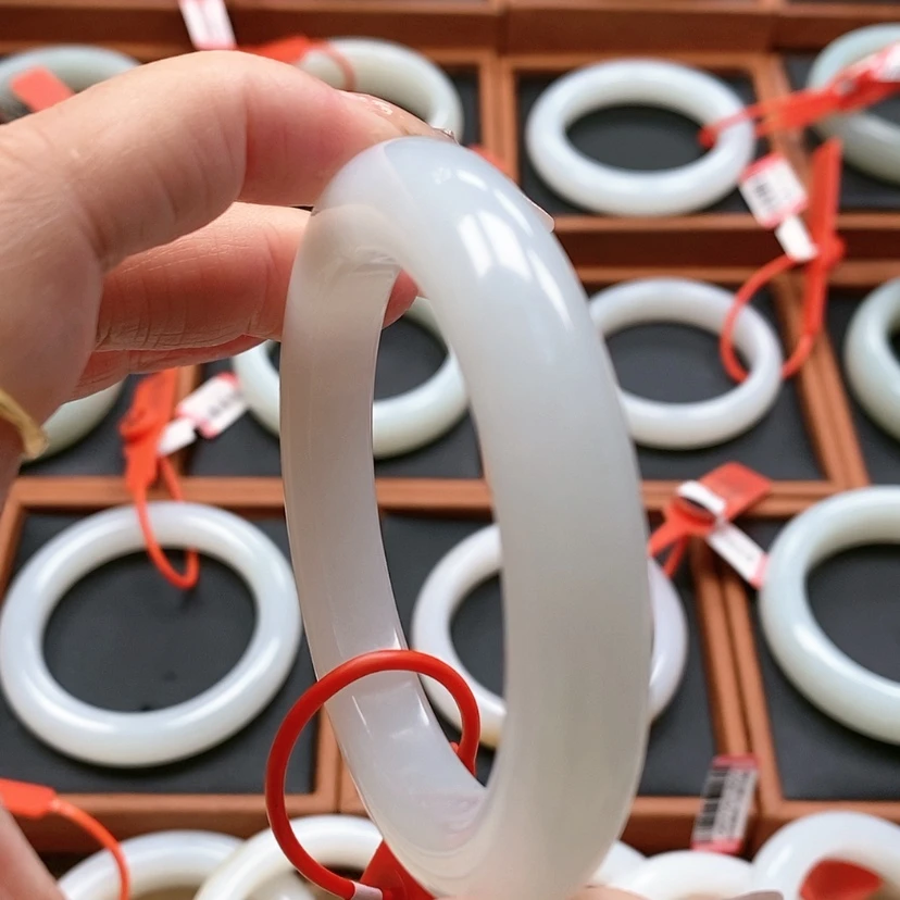 【闪购商品】未镶嵌手镯和田玉