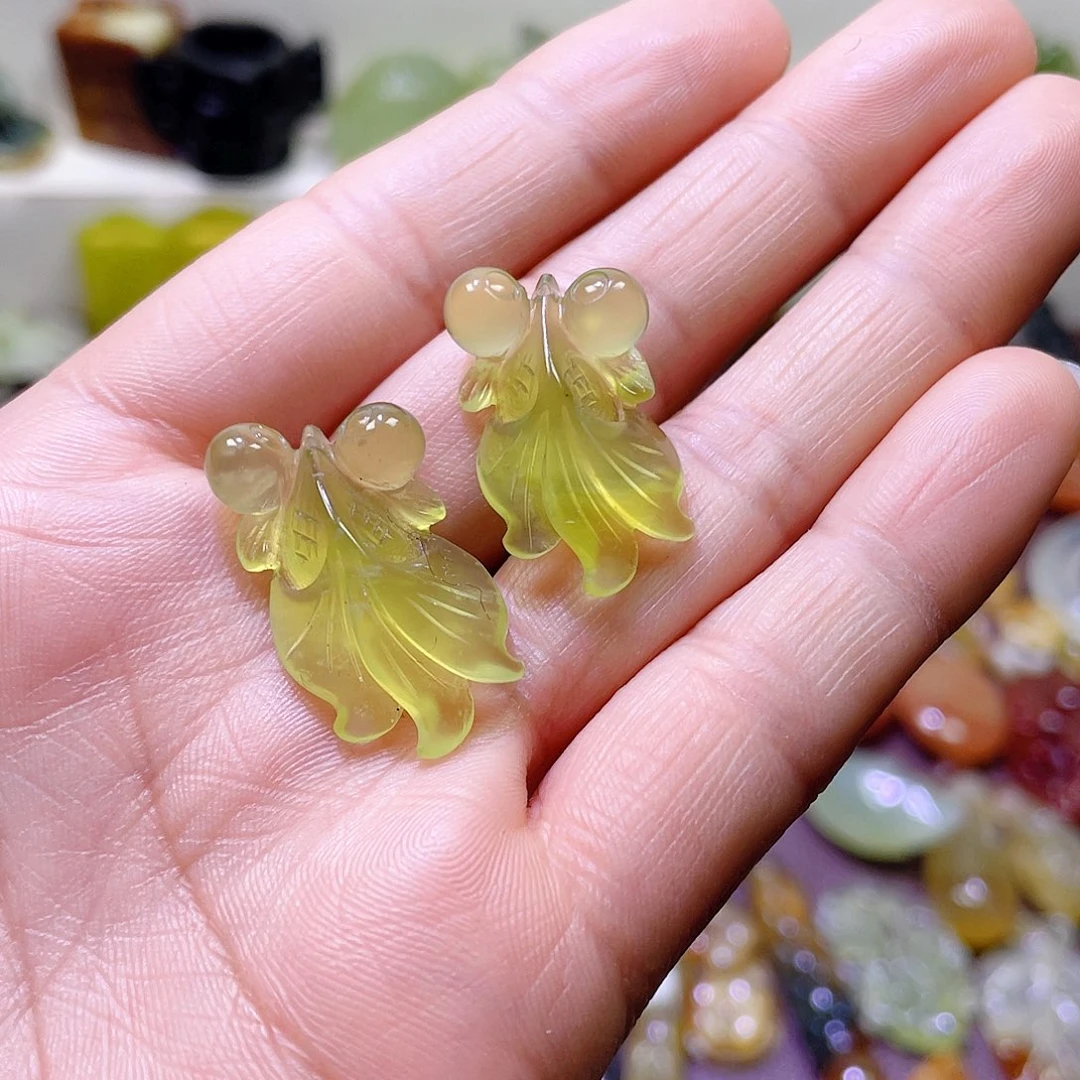 蛇纹石玉未镶嵌颈饰萍*