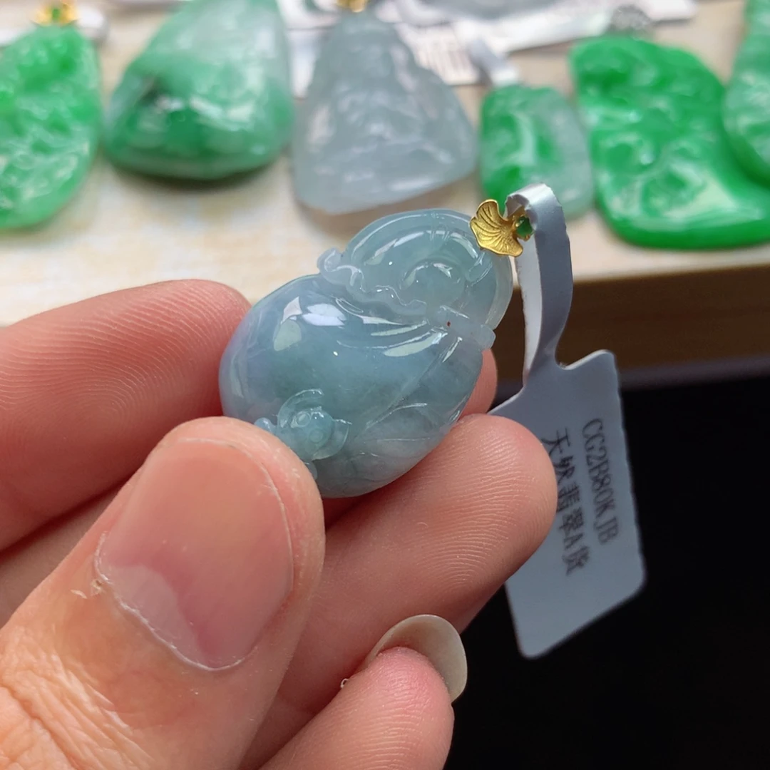 翡翠未镶嵌颈饰吊坠