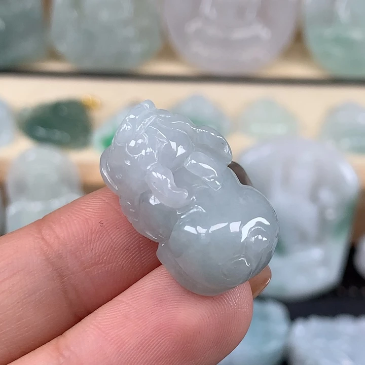 颈饰未镶嵌翡翠貔貅
