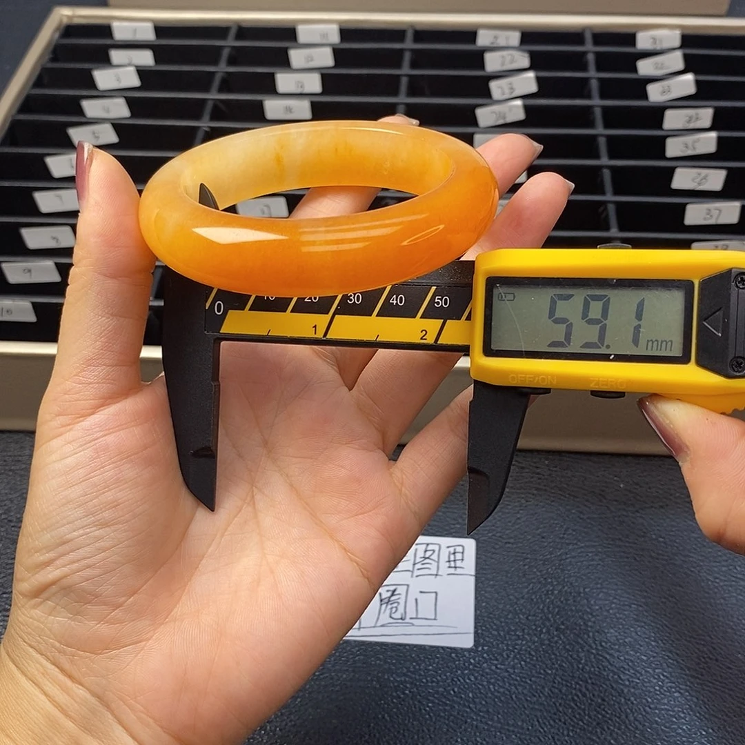 未镶嵌石英质玉（黄龙玉）手镯1号茄子山金沙老油红如血黄龙