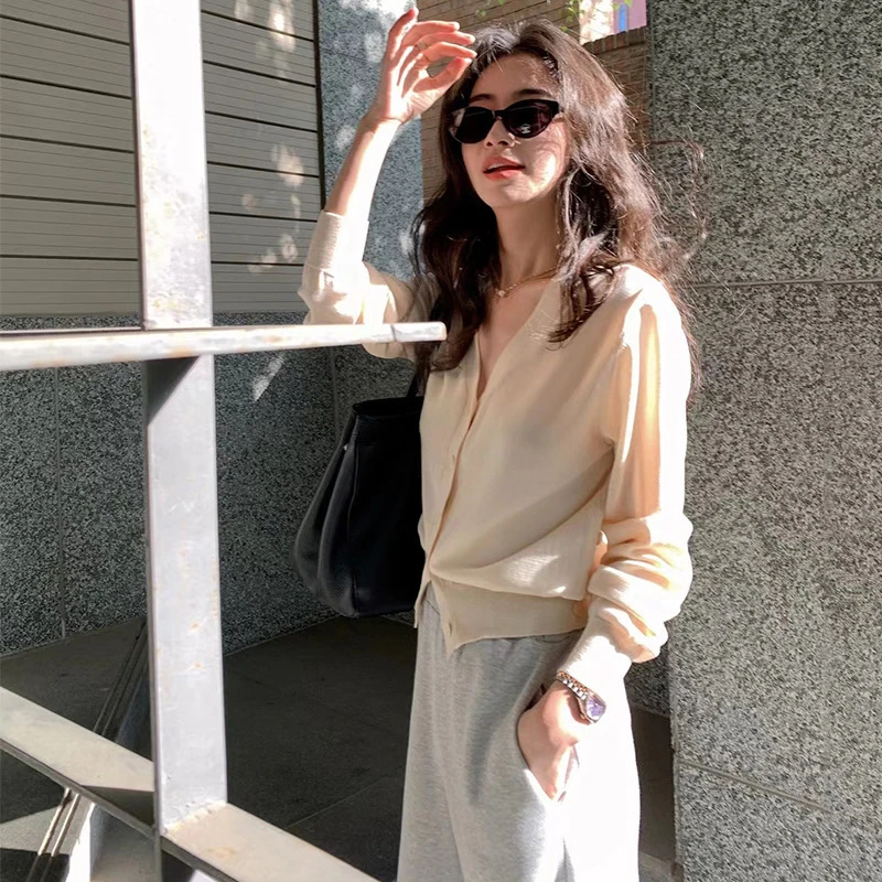 长袖薄款防晒休闲风短款毛针织衫宽松秋季毛衣赫本风