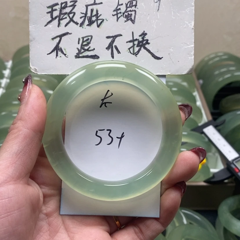 【闪购商品】蛇纹石玉手镯未镶嵌骑****路
