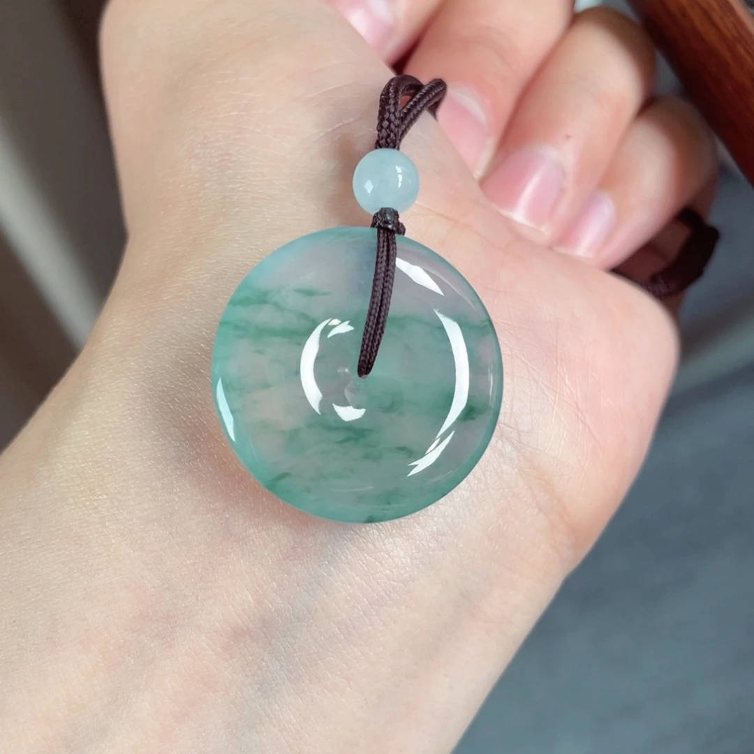 翡翠颈饰未镶嵌扣子