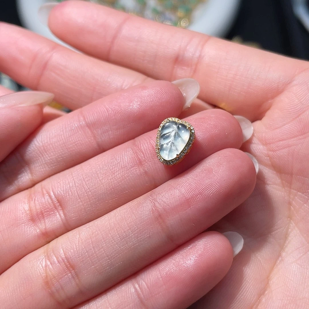 翡翠吊坠(不含链)18K金镶嵌兔*呀