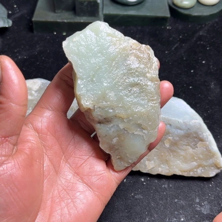 和田玉（糖玉）未镶嵌珠宝奇石