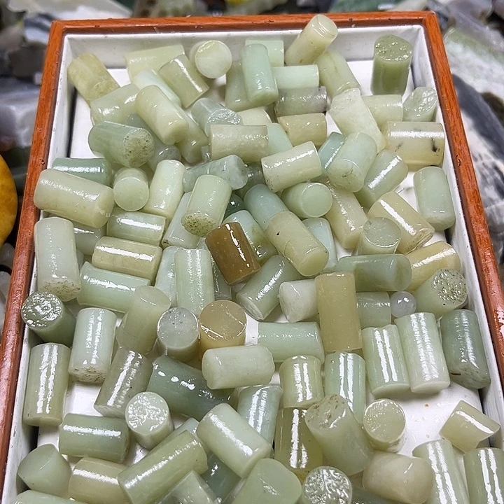 和田玉9K金镶嵌珠宝奇石