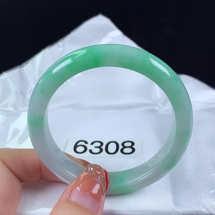 翡翠手镯未镶嵌51圈