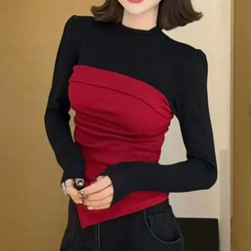 2026入冬红色衣服褶皱收腰设计感撞色修身显瘦拼接长袖打底T恤女