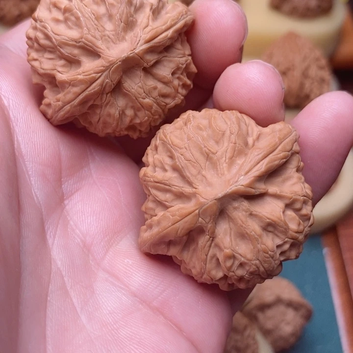 文玩核桃把件42全品宫灯