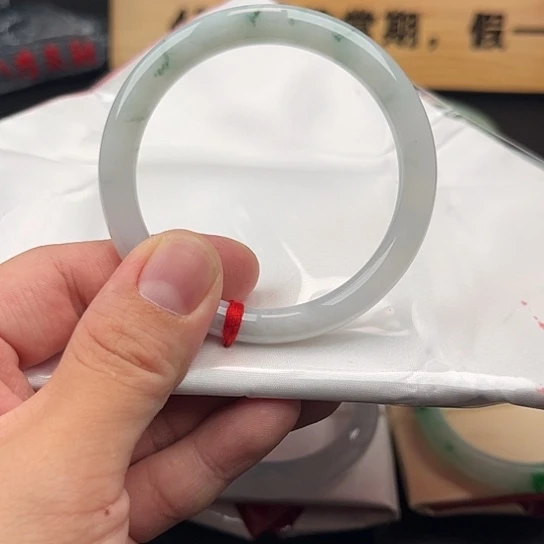 未镶嵌手镯翡翠手镯