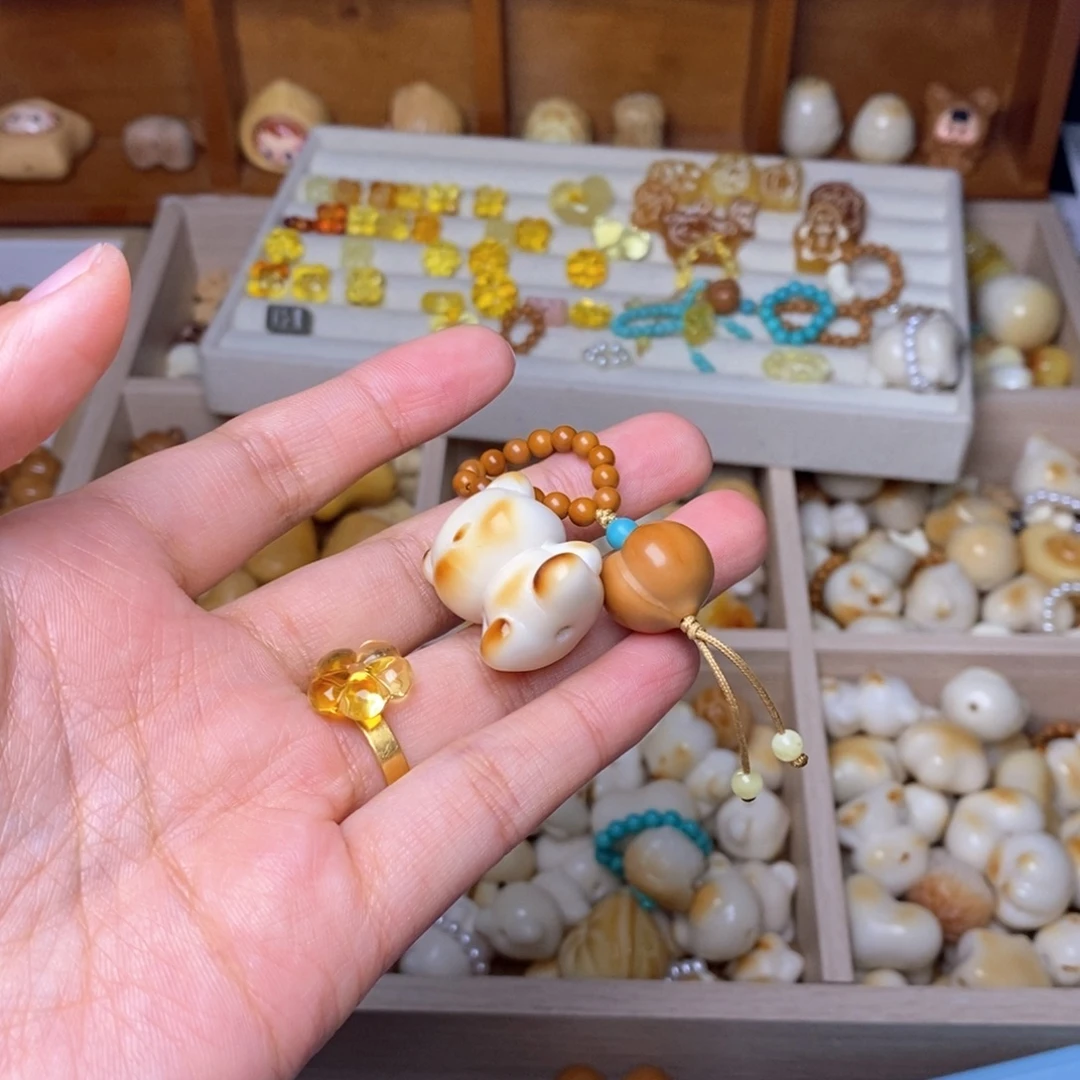 手串猴头核桃0.53小花，小熊，柯基屁桃提溜