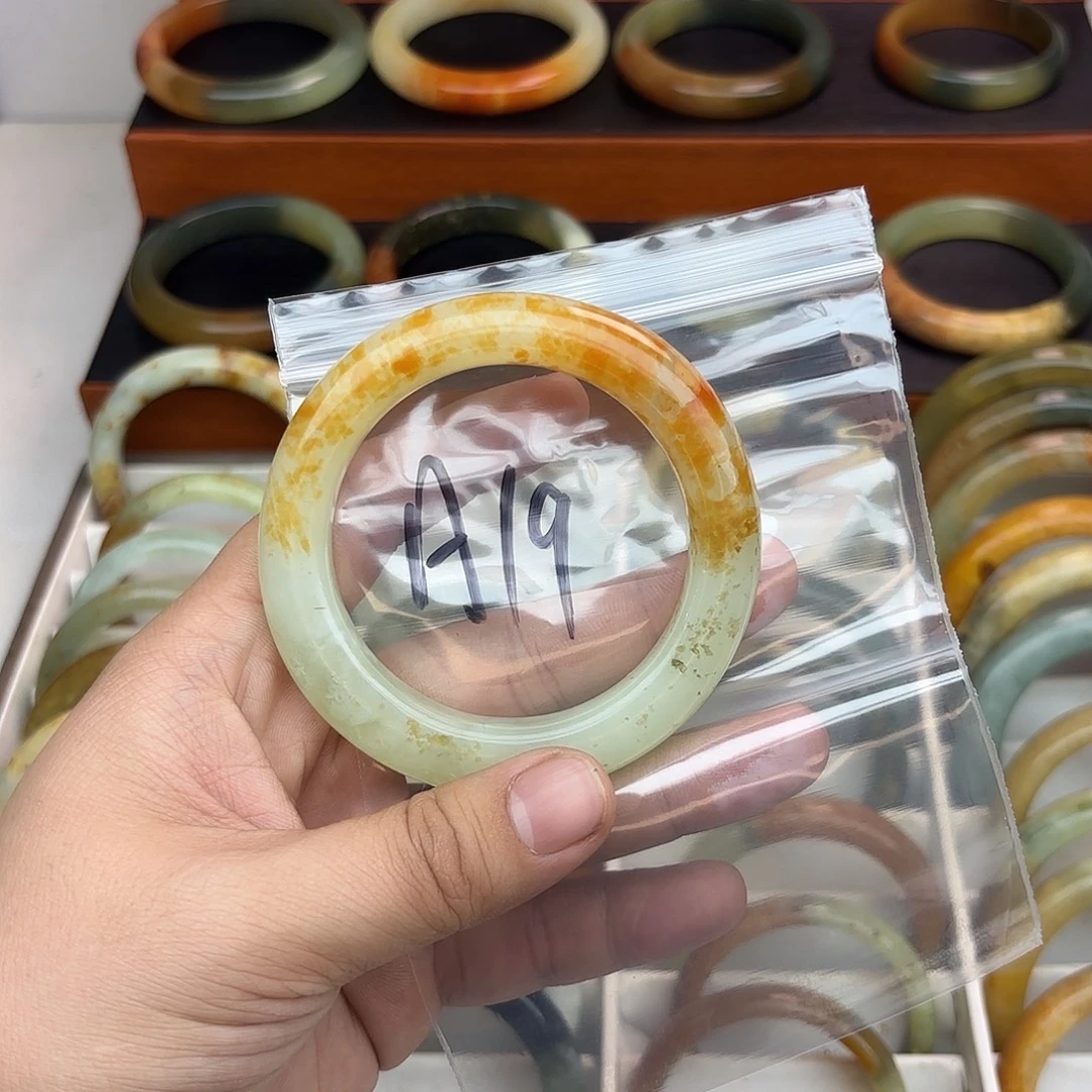 姚***儿蛇纹石玉未镶嵌手镯