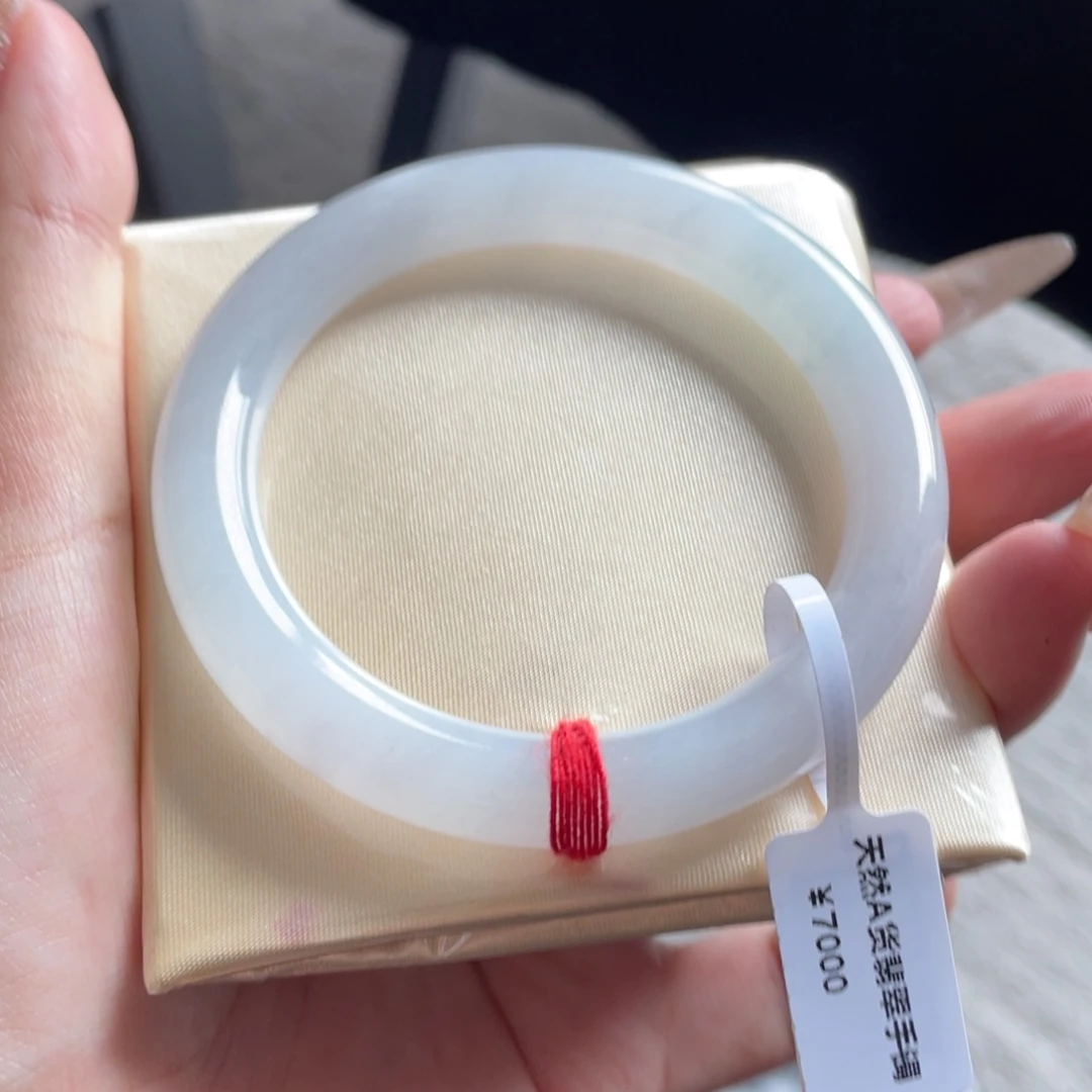 翡翠未镶嵌手镯三天鉴赏
