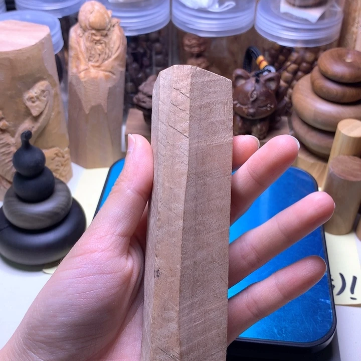 檀香木无事牌虎****子檀香沉水原材料