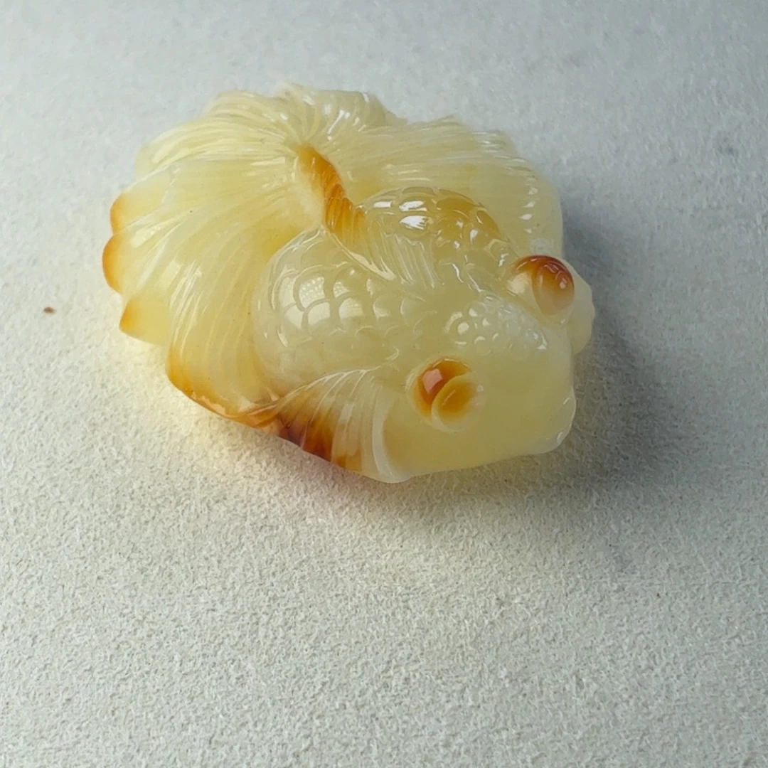 琥珀未镶嵌裸石小金鱼
