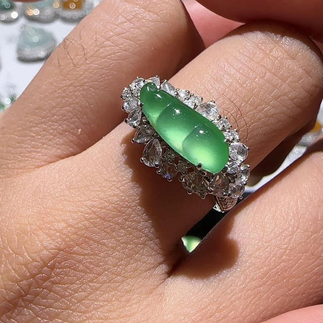 【闪购商品】18K金镶嵌戒指翡翠天然