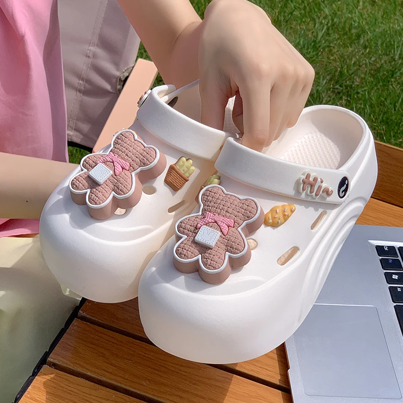 夏季新款女款外穿防滑防臭厚底包头洞洞沙滩凉拖鞋网红时尚情侣