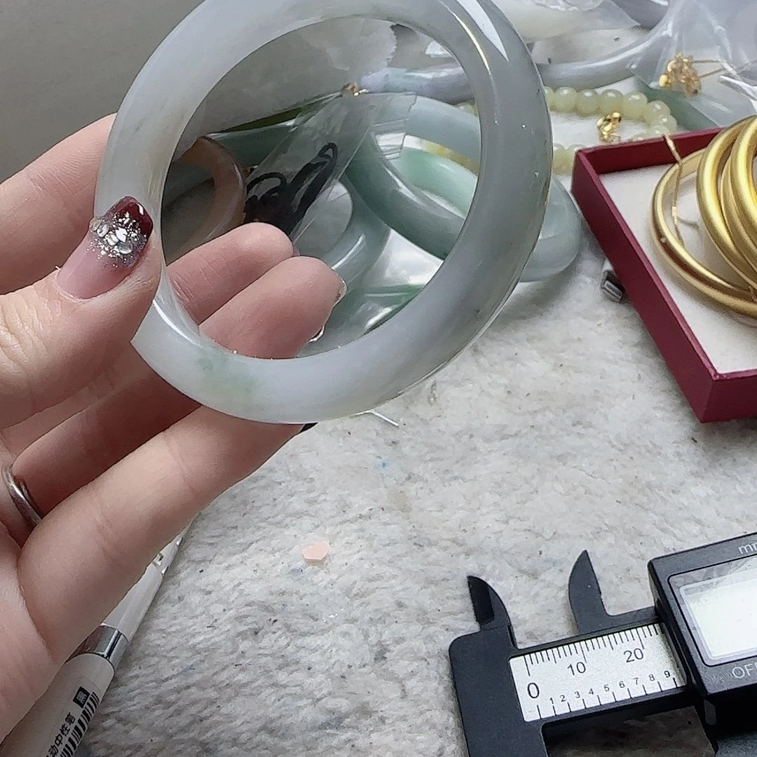 石英岩玉未镶嵌手镯169