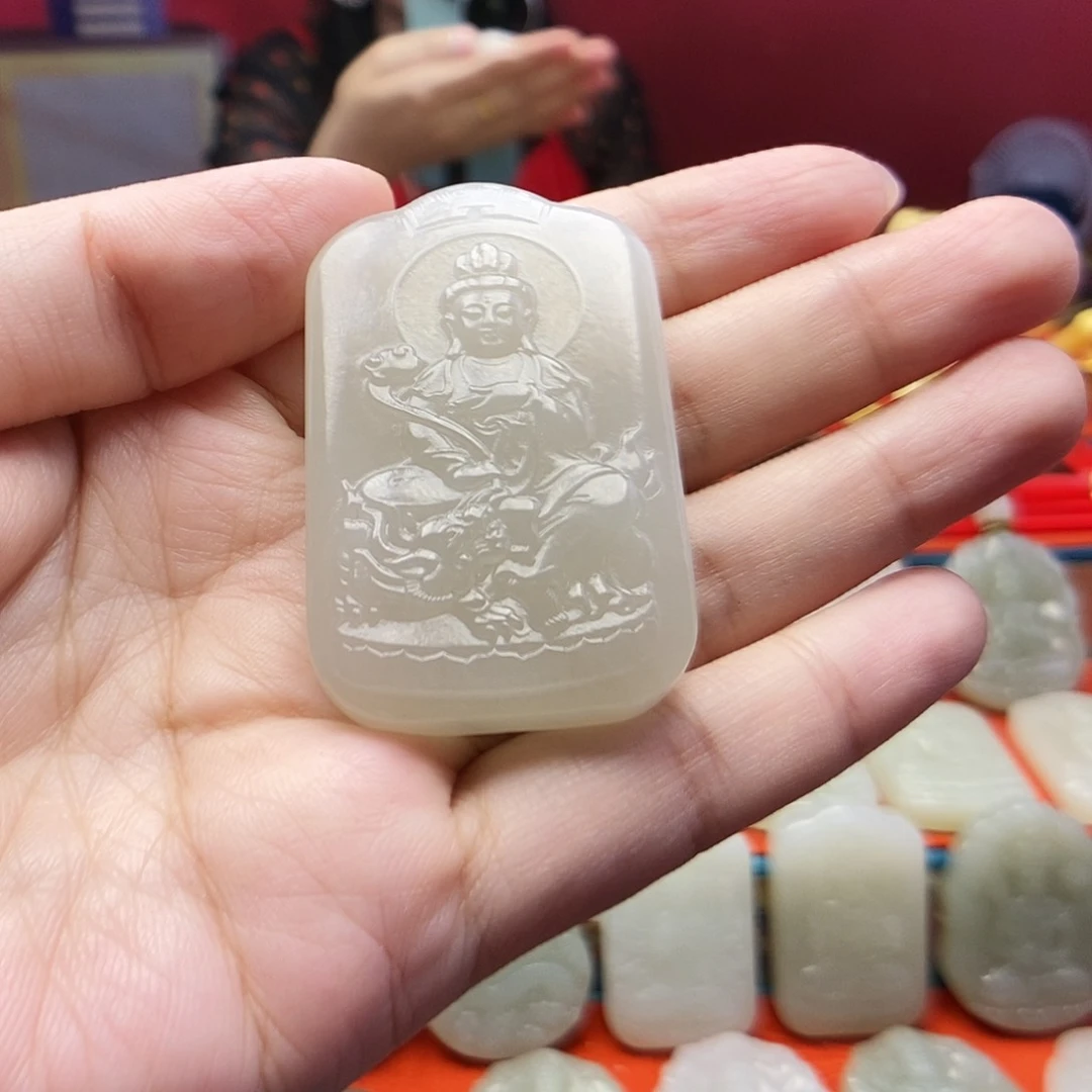 和田玉未镶嵌颈饰森*?